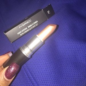 BRAND NEW-Mac limited edition Lipstick